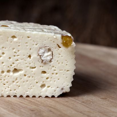 Сыр с курагой и грецким орехом фермерский 1 кг