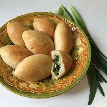 Домашние пирожки с луком и яйцом 1шт